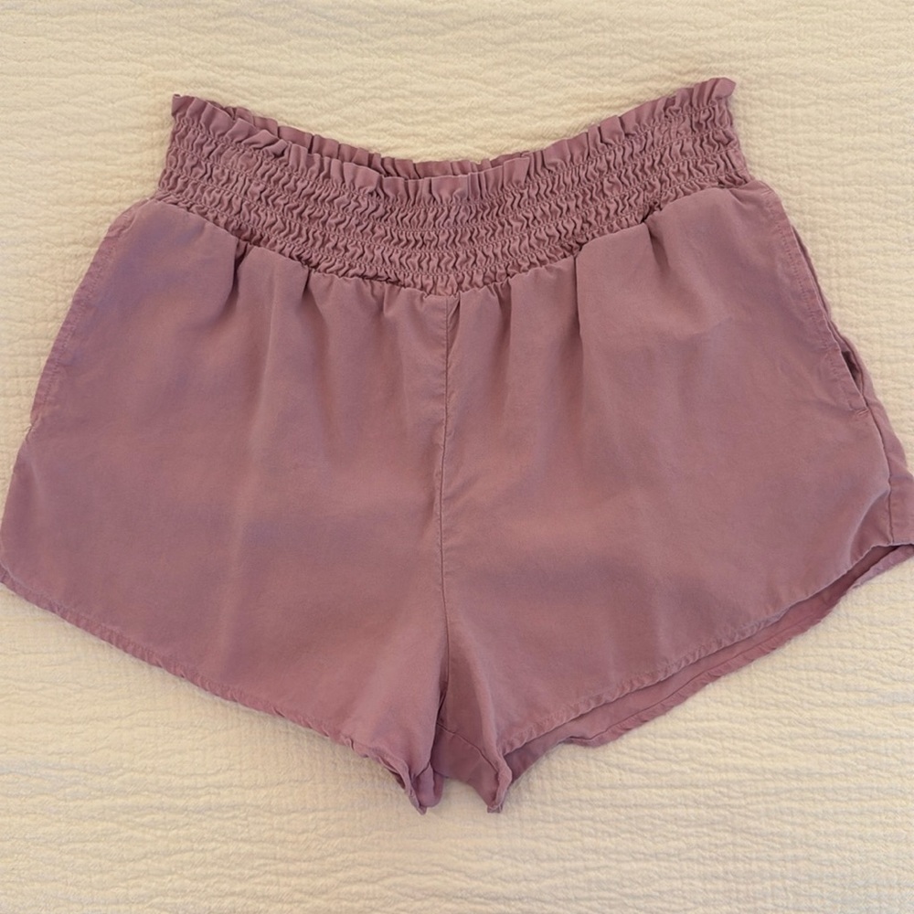 Bella Dahl Smocked Waist Shorts
